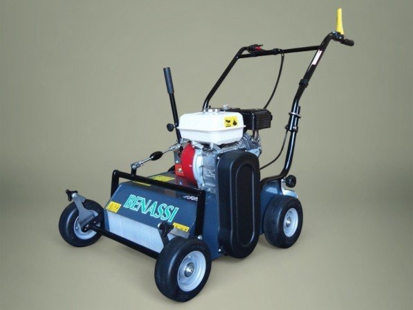 Verluchter 50 cm met Honda GX160 OHV motor - rotor met 26 vaste messen