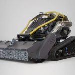 Radiografisch bestuurbare klepelmaaier F27 HORNET op rupsbanden